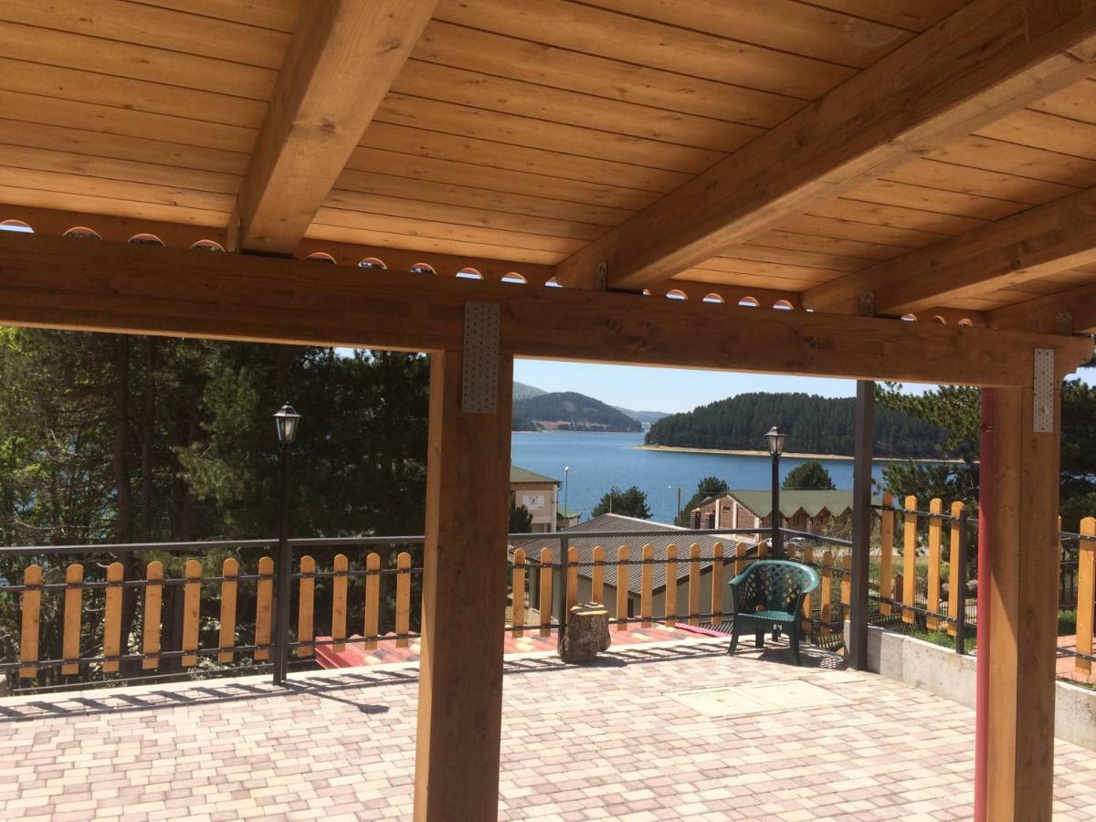 Bed and Breakfast A Due Passi Lorica Exterior foto