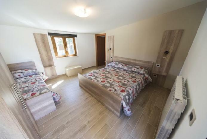 Bed and Breakfast A Due Passi Lorica Exterior foto