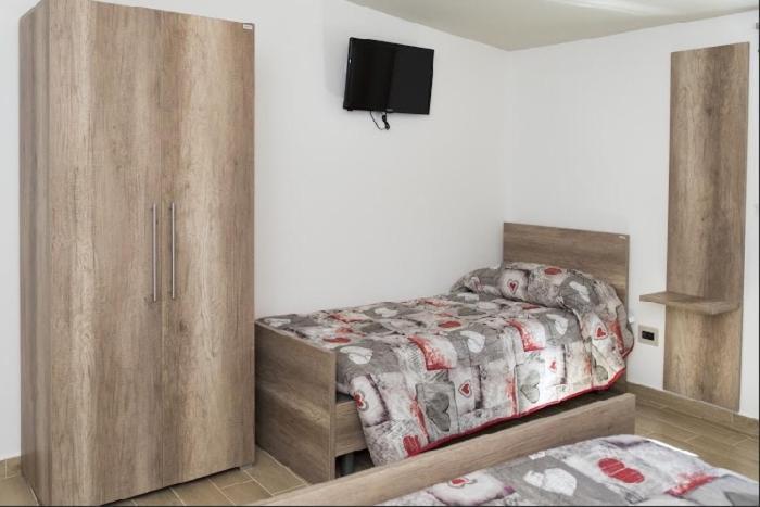 Bed and Breakfast A Due Passi Lorica Exterior foto